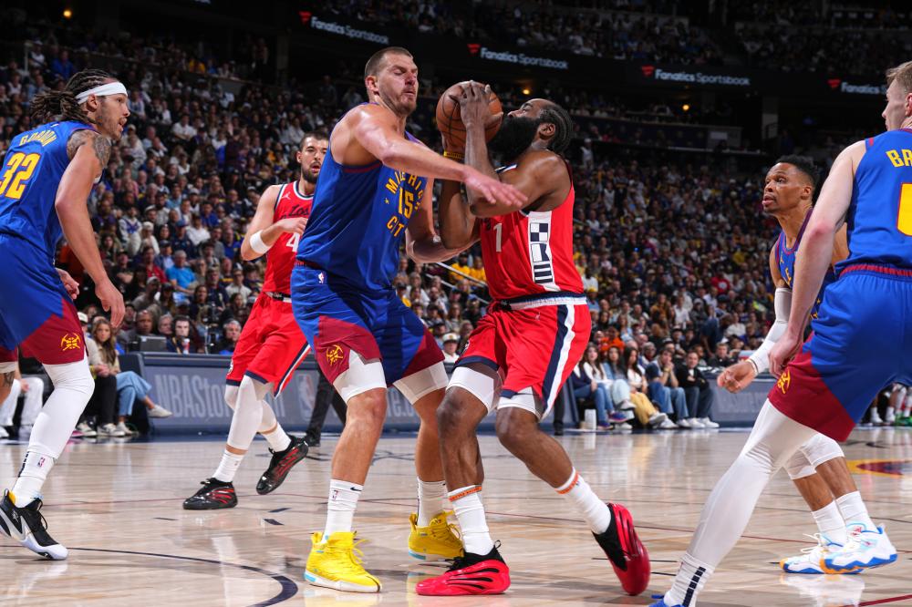 在表面上 在表面上